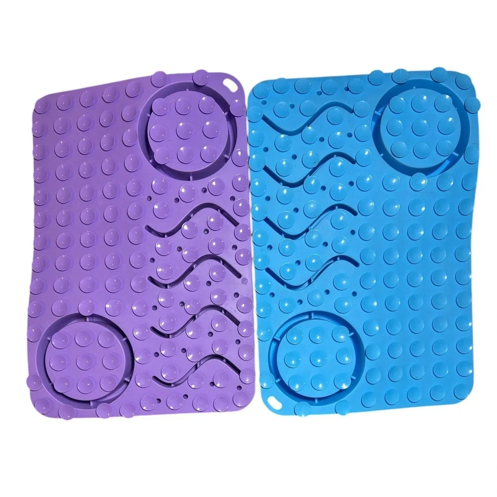 Dog Pet Bundle 2 lg & 3 sm Lick Mats /Slow Feeders, Treat Mold, Super Chewer Toy